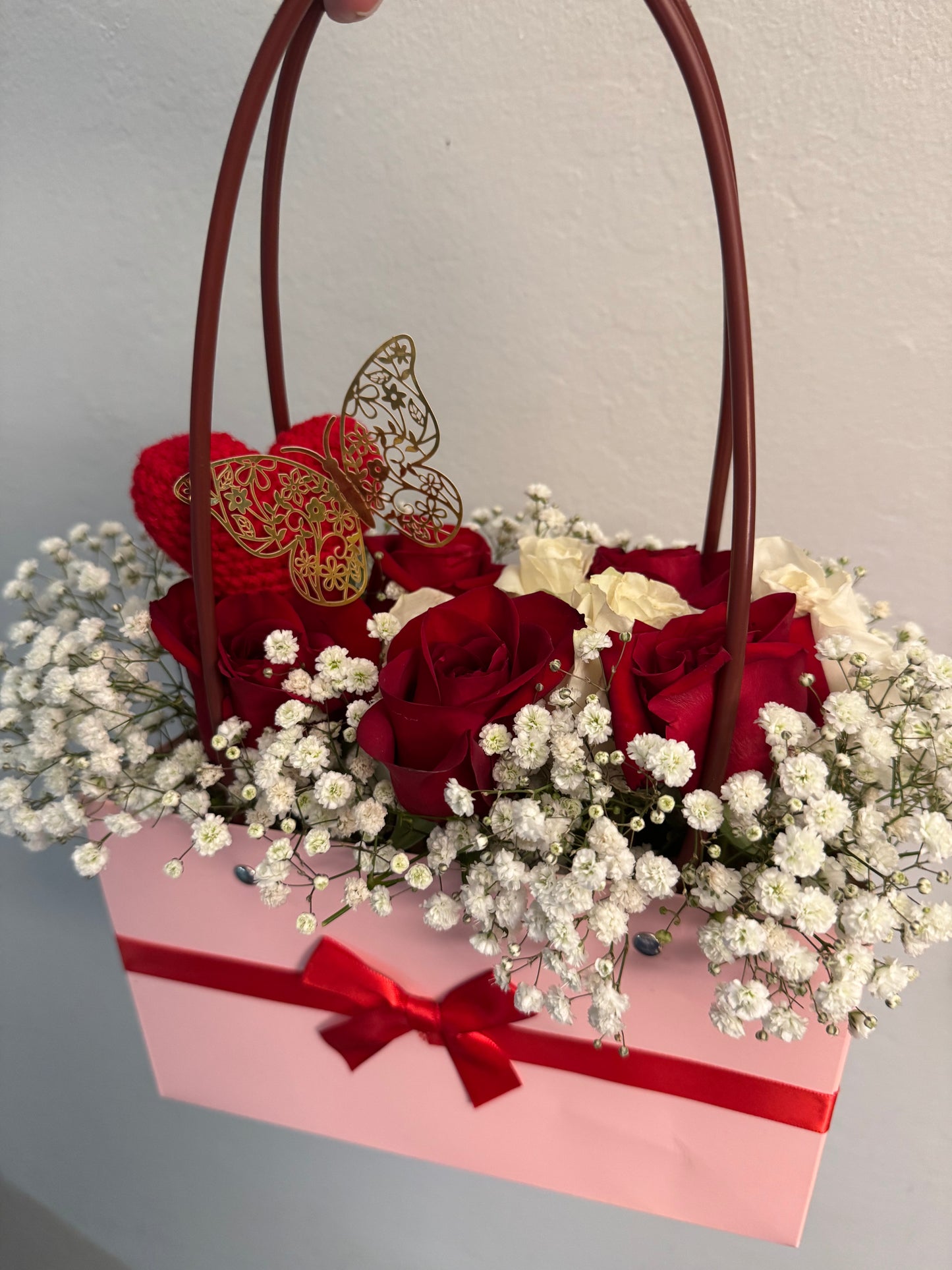 ππ Elegant Rose Chocolate Bouquet in a cute paper handbag